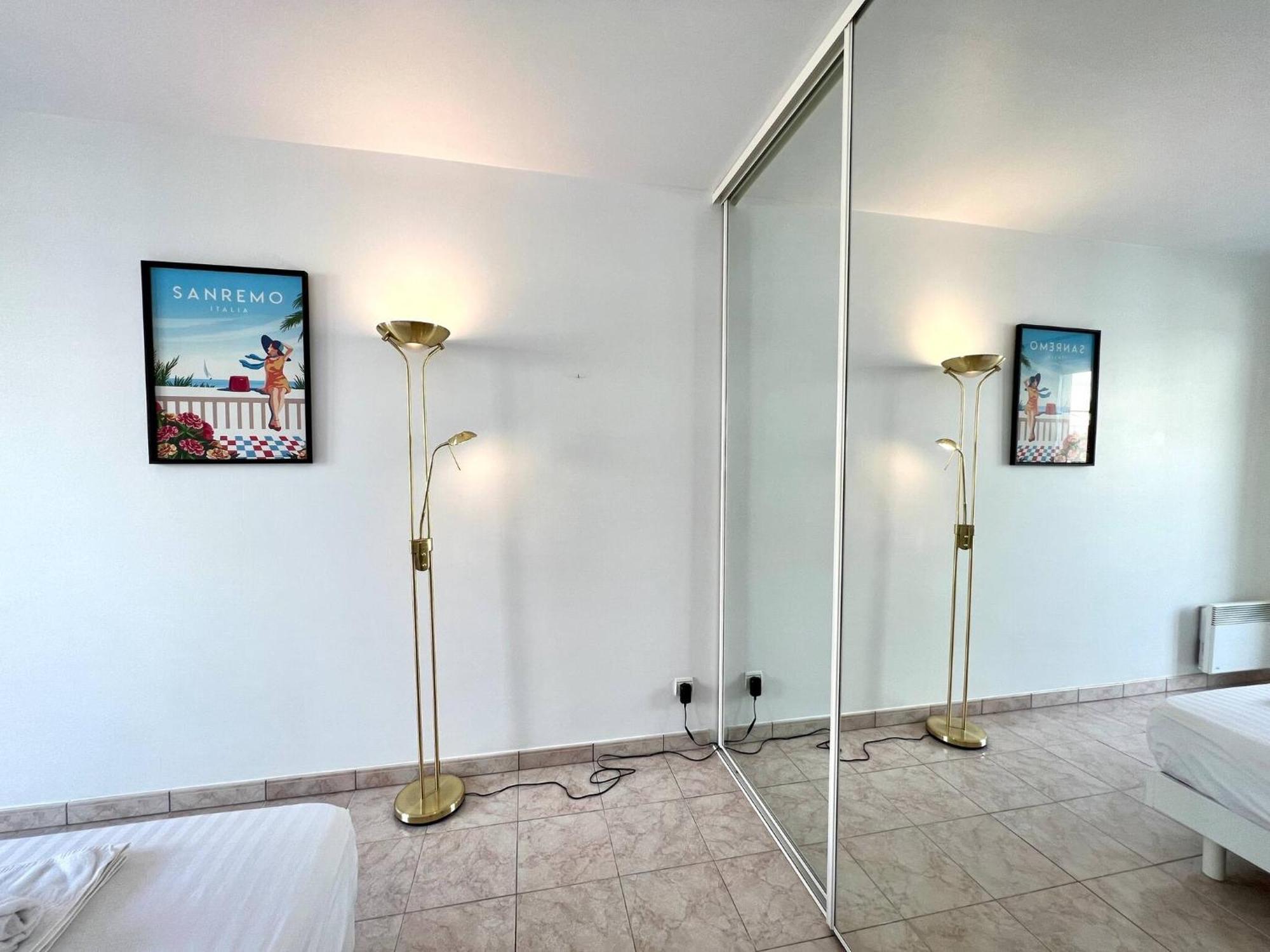 'Le Victoria Beach' Vue Mer Plein Centre, Spacieux Menton Kültér fotó